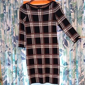 Ann Taylor Black and White Checkered Long Sleeve Knit Sweater Like Dress